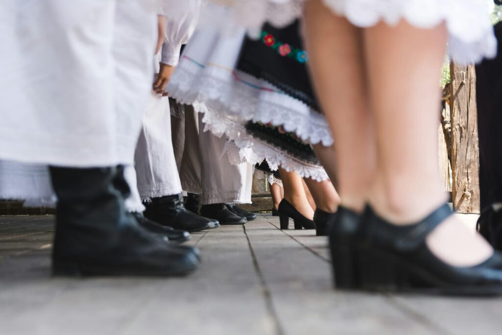 danse grecque : les costumes traditionnelles des danses grecques